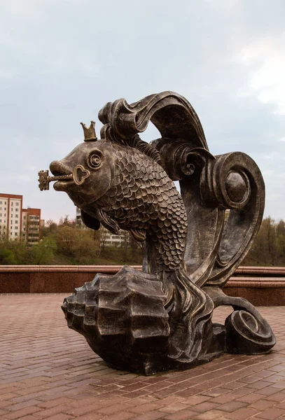 Escultura Bronze Peixinho Dourado Com Uma Chave Cidade Vitebsk — Fotografia de Stock