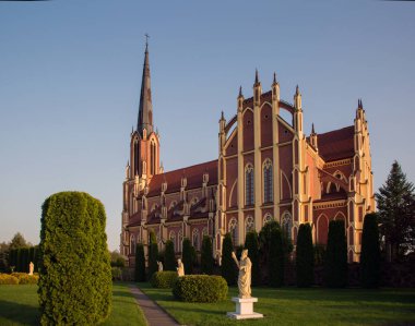 Belarus en büyük kilisesi olan Gervyaty - Trinity Kilisesi yer alır