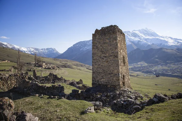 Tsimiti - complejo de torres en Osetia del Norte — Foto de Stock