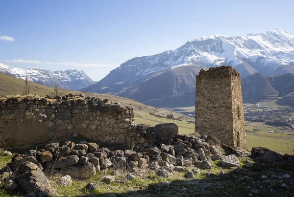 Tsimiti - tower complex in North Ossetia — Stock Photo, Image