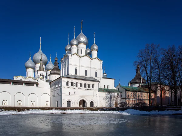 ロストフの古代クレムリン大 ロシアの黄金の指輪のランドマーク — ストック写真