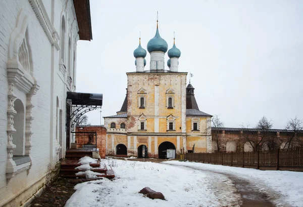 Rusya, Ustye Rostov Manastırı 'ndaki Borisoglebsky. Bir erkek Ortodoks manastırı. Tarih ve kültür abidesi.