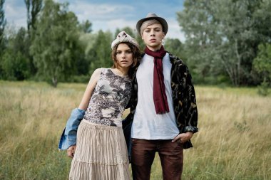 harcama zaman açık havada genç şık çift