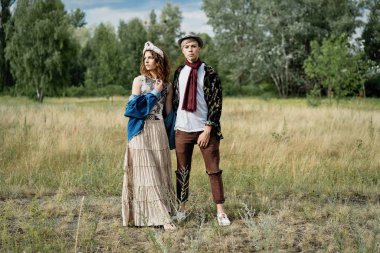 harcama zaman açık havada genç şık çift