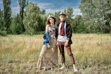 harcama zaman açık havada genç şık çift
