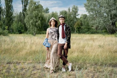 harcama zaman açık havada genç şık çift