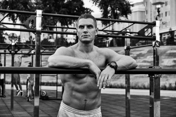 Mladý Muž Ulici Nahý Trup Fitness Sport Vzdělávání Životním Stylu — Stock fotografie