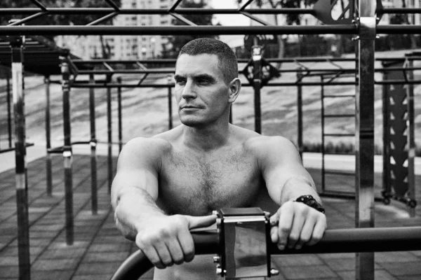 Young Man Exercising Street Naked Torso Fitness Sport Training Lifestyle — Stock Photo, Image