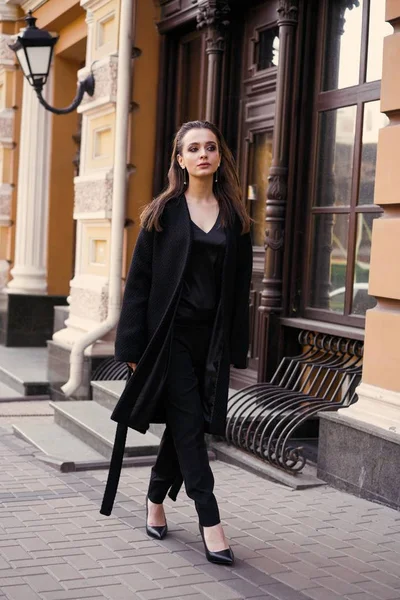 Gorgeous Young Brunette Woman Black Clothes Posing Street — Stock Photo, Image