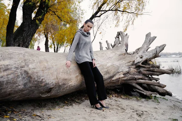 Bastante Joven Modelo Posando Aire Libre — Foto de Stock