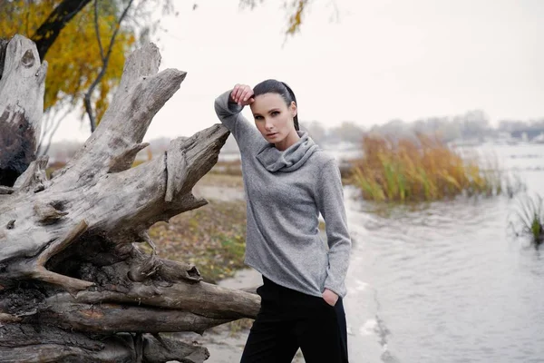 Pretty Young Fashion Model Posing Outdoors — Stock Photo, Image