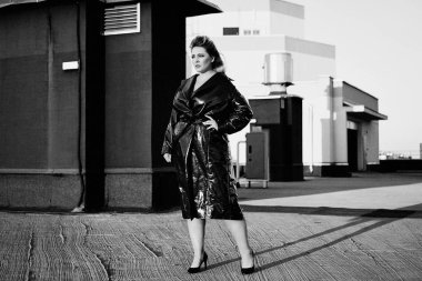 muhteşem sarışın Bayan deri ceket 