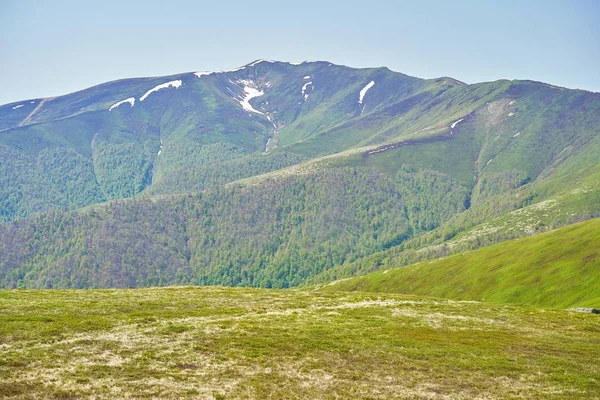 Berglandschaft Blick Auf Die Grüne Bergkette — Stockfoto