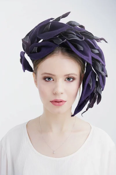 Portrait Gorgeous Young Woman Beautiful Headdress — Stock Photo, Image