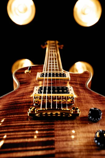 Close View Beautiful Wooden Electric Guitar — Stock Photo, Image