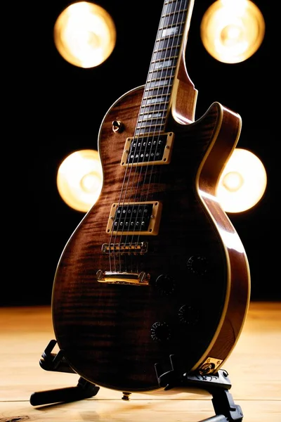 Close View Beautiful Wood Electric Guitar — Stok Foto