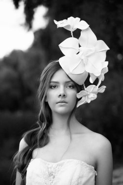 Muhteşem genç kadın poz olağanüstü başlık 