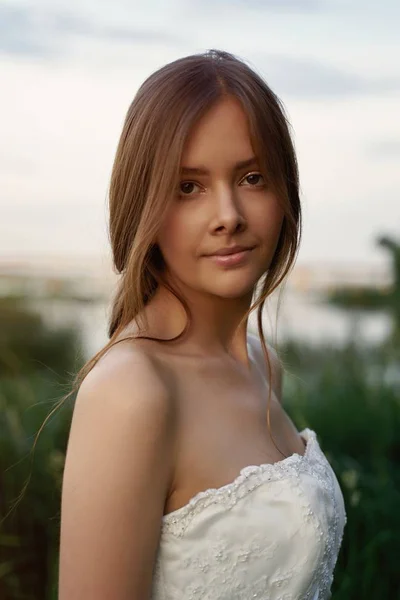 Porträtt Vackra Unga Kvinna Poserar — Stockfoto