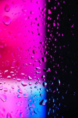 Cama çiy damlaları düşer, soyut arkaplan