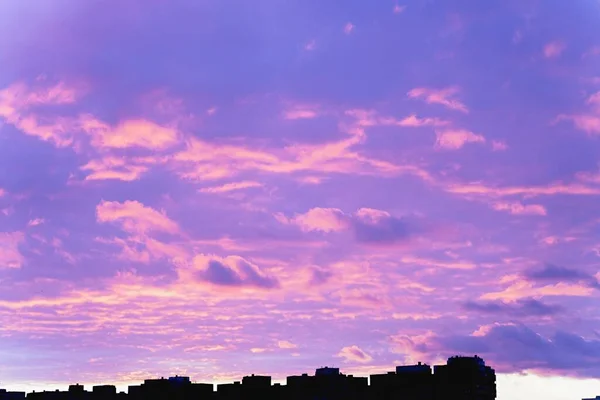 Mooie Lucht Met Wolken Bij Zonsondergang Rechtenvrije Stockafbeeldingen