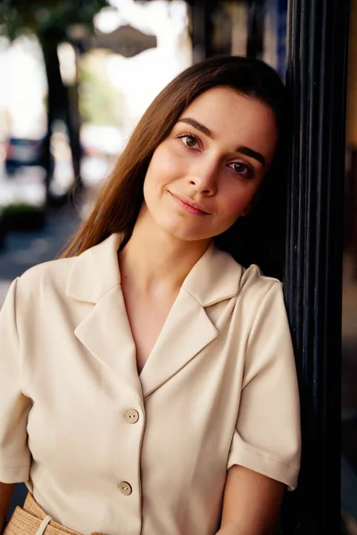 Foto Moda Hermosa Mujer Joven Aire Libre — Foto de Stock