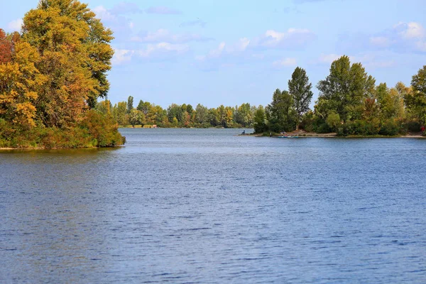 Herbstangeln am Ufer des Dnjepr — Stockfoto