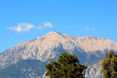 Kemer 'in yanından Tahtali Dağı' nın manzarası