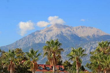 Kemer 'in yanından Tahtali Dağı' nın manzarası