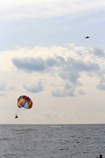 Volo con paracadute — Foto Stock