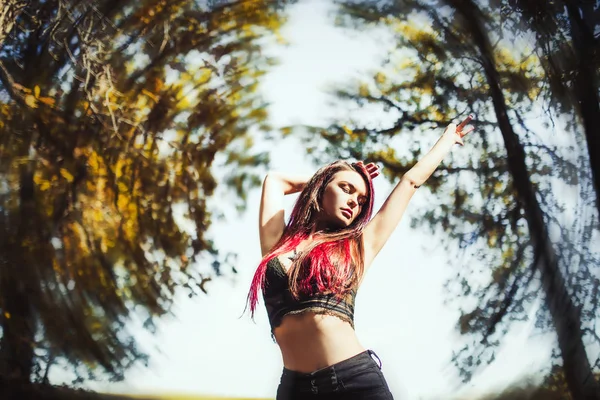 Retrato Una Joven Pelirroja Parque Otoño — Foto de Stock