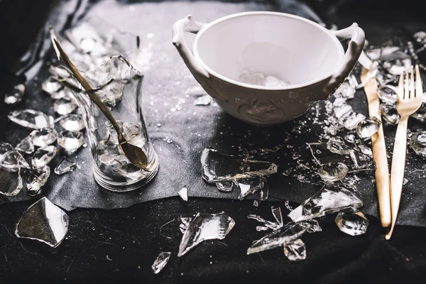 White Plate Golden Utensils Crystals Broken Glass Black Background — Stock Photo, Image