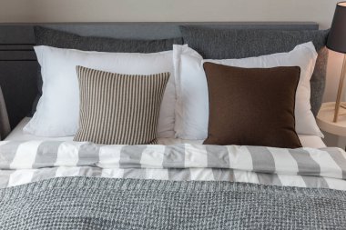 yastık yatak, iç tasarım konsepti tasarım kümesi ile modern yatak odası