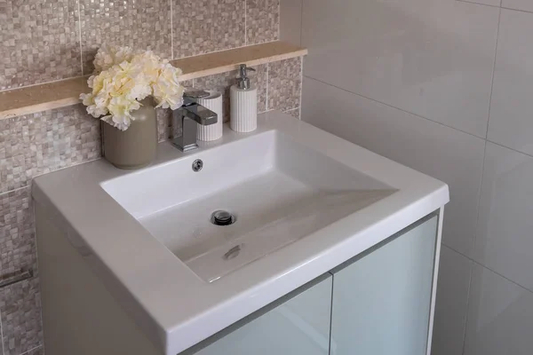 Modernes Badezimmer Mit Modernem Waschbecken Raumgestaltung Dekorationskonzept — Stockfoto