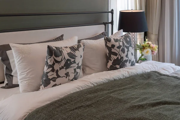Klassischer Stil Schlafzimmer Mit Kissen Auf Klassischem Bett Innendekoration Design — Stockfoto