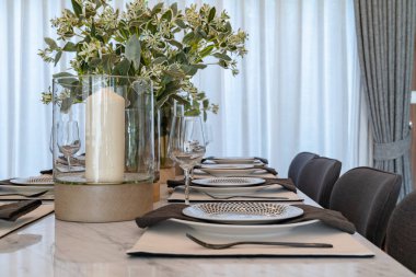 masa takımı ile lüks yemek odası