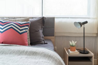 yastıklar dizi modern yatak odası