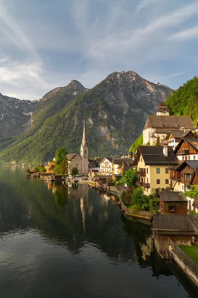 Aldeia de Hallstatt no lago Hallstatter — Fotografia de Stock