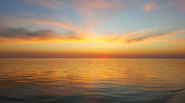 Denizde yaz akşamları düşüş