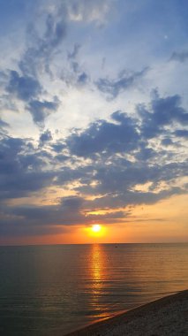 Deniz kıyısında düşüş