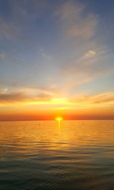 Denizde yaz akşamları düşüş