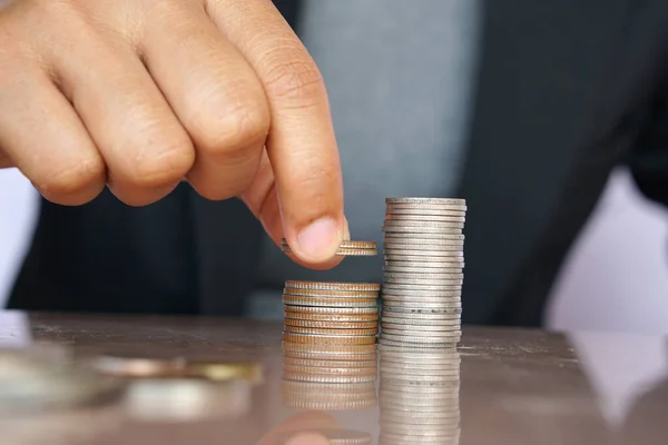 Manos Humanas Por Moneda Arriba —  Fotos de Stock