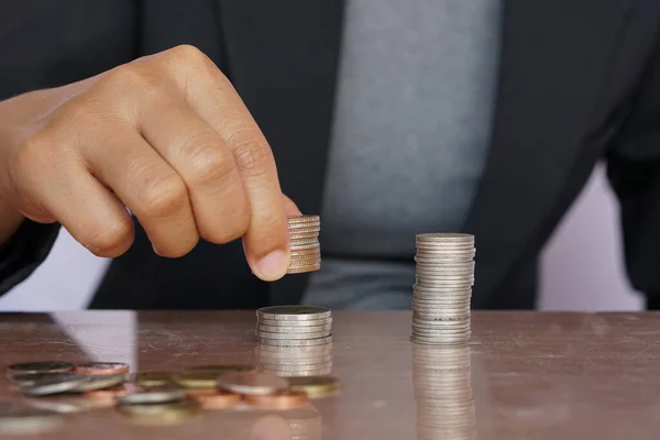 Empresária Mão Colocando Dinheiro Pilha Moedas Ideias Criativas Para Economizar — Fotografia de Stock