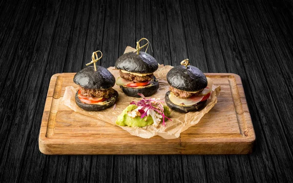 Černá Mini Hovězí Hamburgery Dřevěný Stůl — Stock fotografie