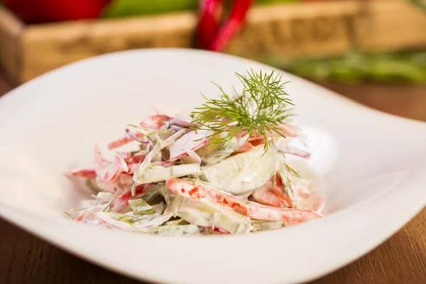 Groente Salade Van Radijsjes Paprika Komkommer Rode Groenen Een Witte — Stockfoto