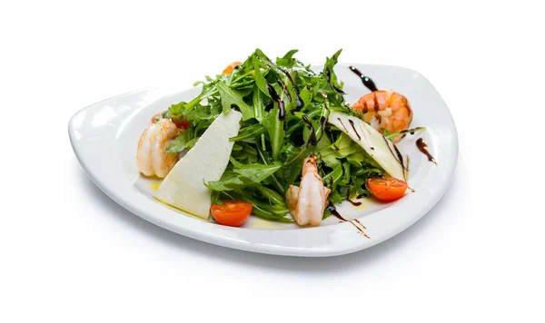 Salad Arugula Dengan Udang Dan Keju Parmesan — Stok Foto