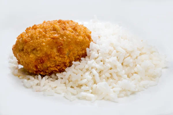 tavuk göğsü ile garnitür pirinç bir planla