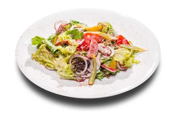 Υγιεινή νόστιμη σαλάτα με φρέσκα λαχανικά με σάλτσα — Φωτογραφία Αρχείου