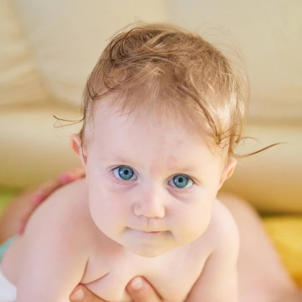 Lustiges Babyporträt — Stockfoto