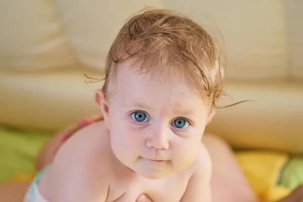 Lustiges Babyporträt — Stockfoto