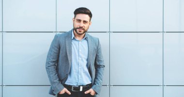 yakışıklı iş adamı